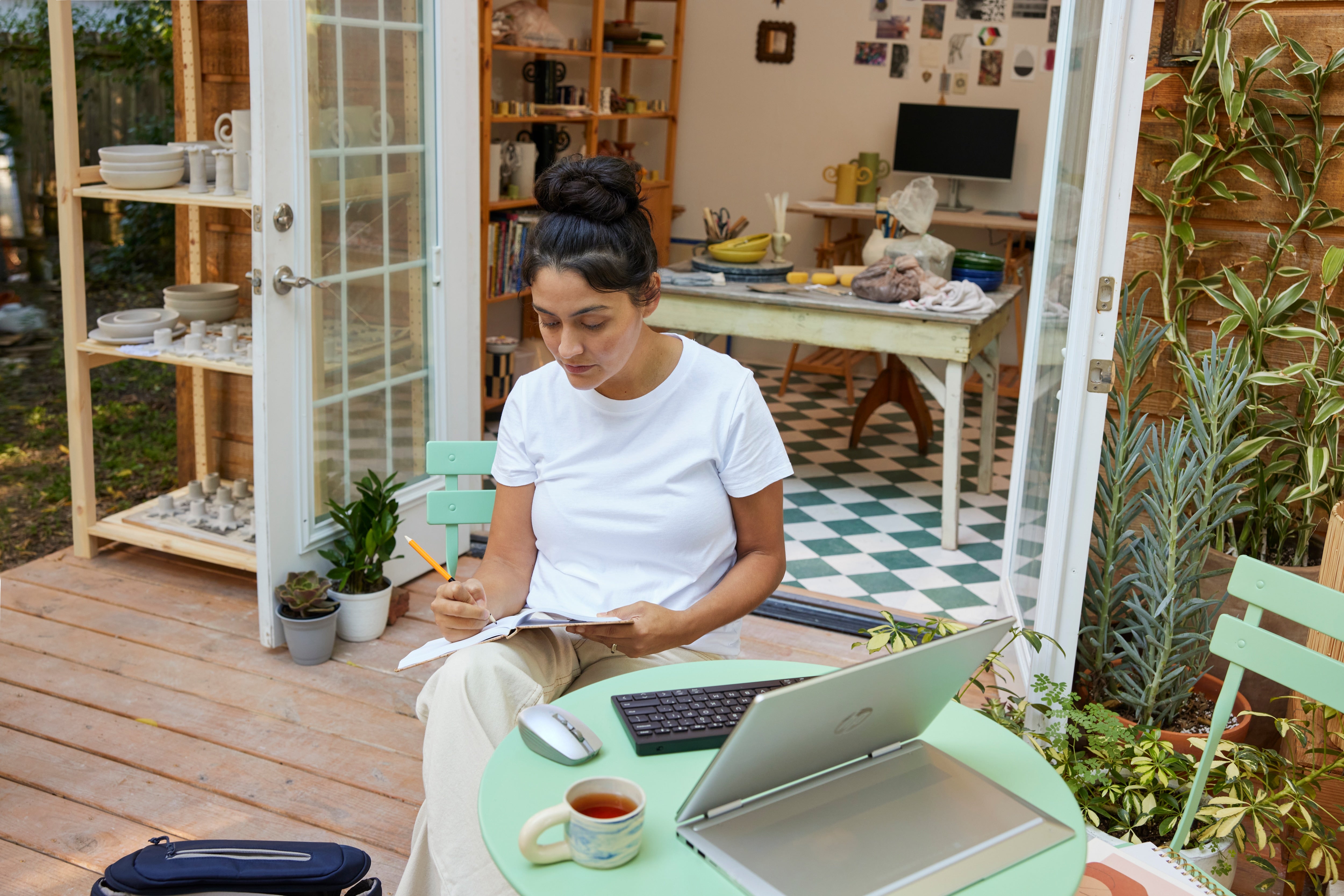 HP 350 Compact Multi-Device Bluetooth Keyboard 692S8AA#ABB