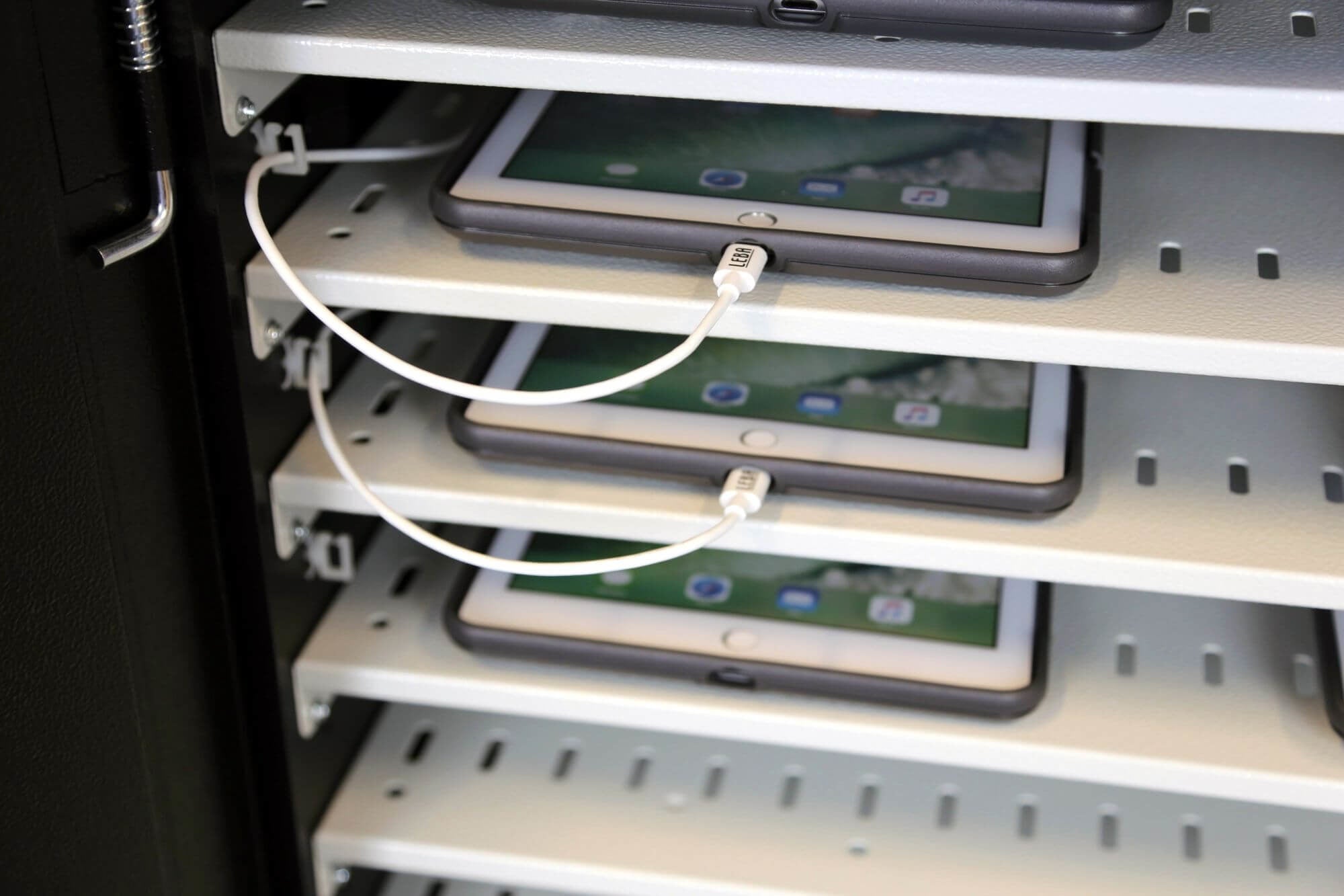 Leba Notecart Unifit NCU-32T-FH-SC Portable Device Management Cart/Cabinet