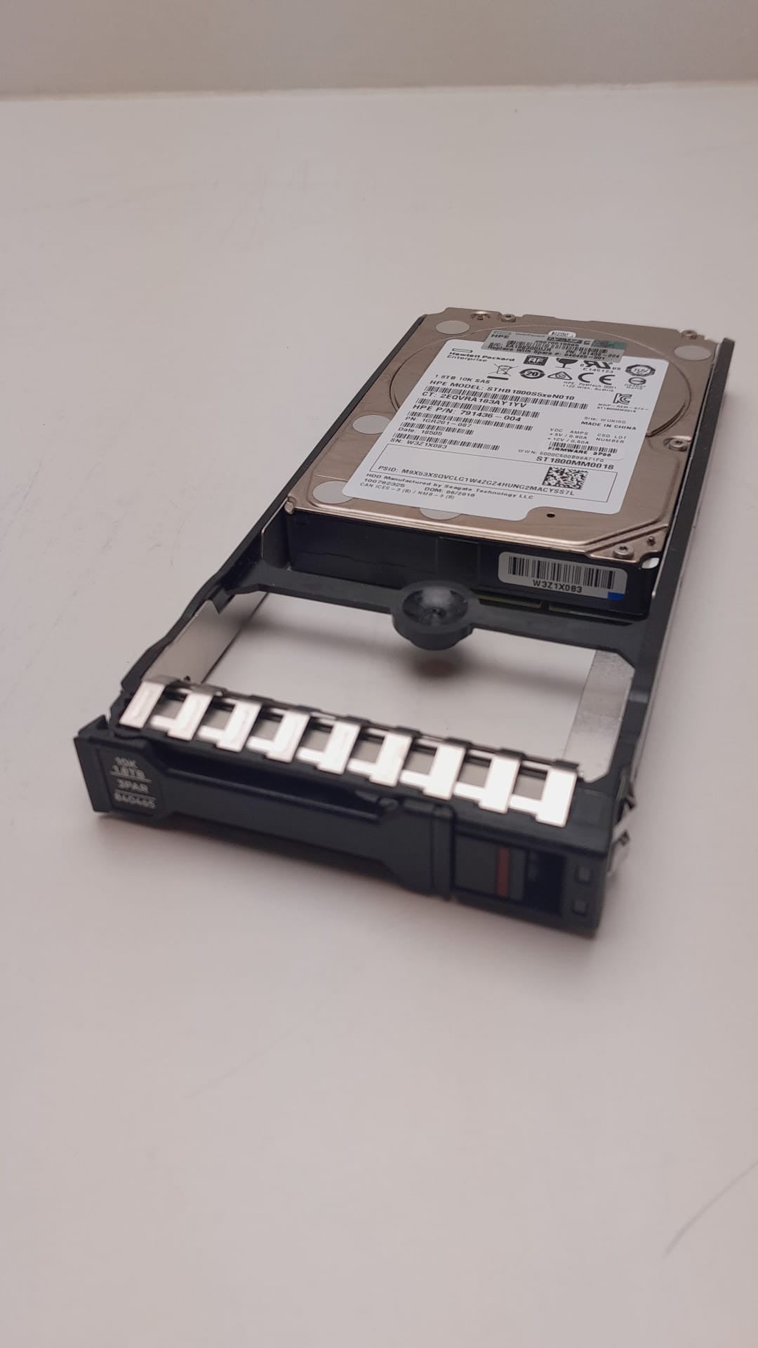 HPE Harde schijf 3PAR StoreServ 20000 1.8TB SAS 10K SFF 840465 - 001 - Compridis