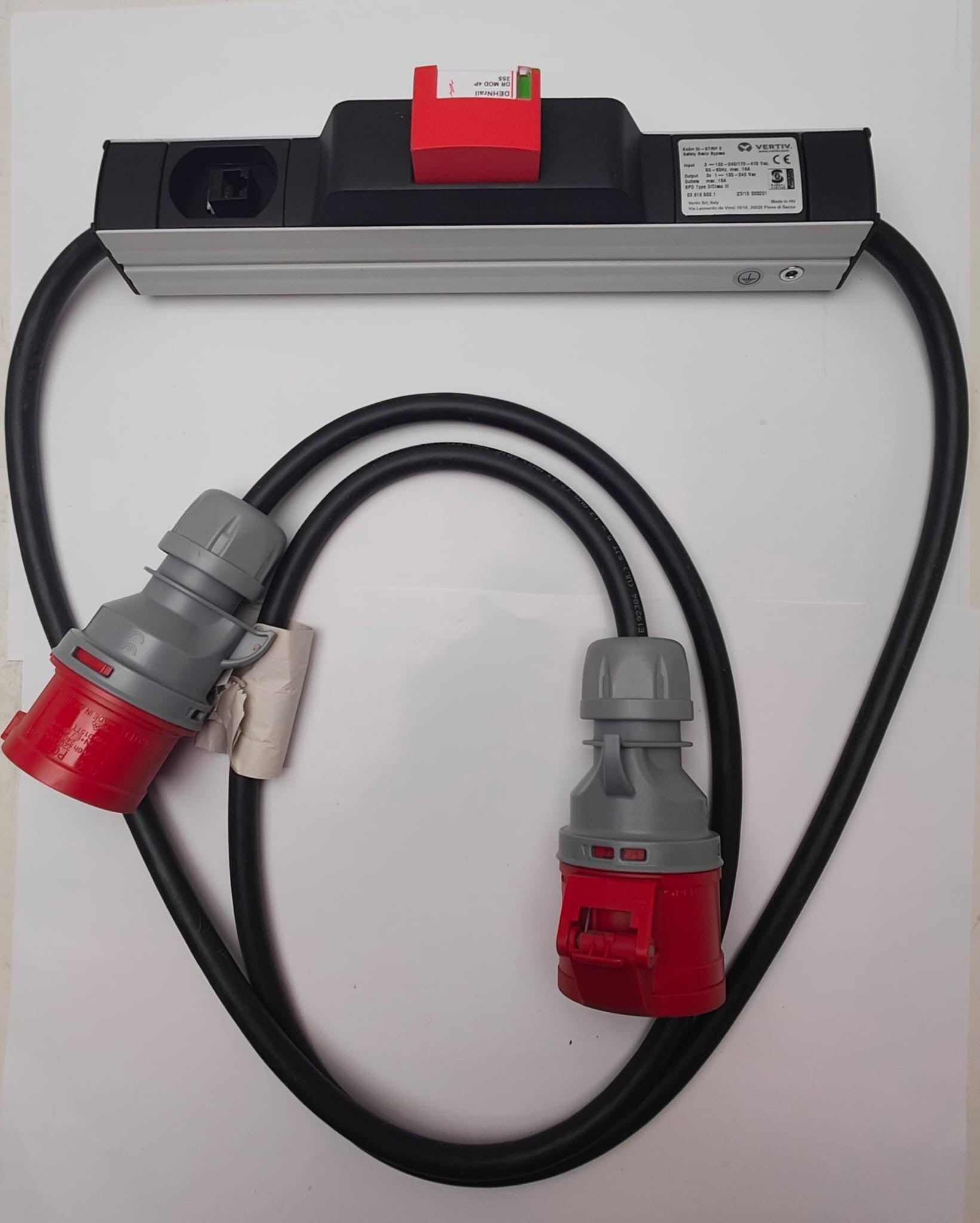 Vertiv Di-Strip Rack PDU en línea alrededor de 036165001