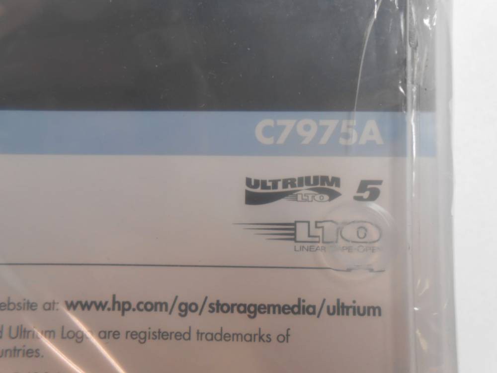 HPE C7975A Medio de respaldo de almacenamiento Cartucho de datos vacío 1.5 TB LTO 1.26 cm